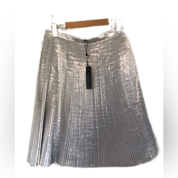 Talbots silver pleated 4P skirt and metallic gold wristlet - Picture 11 of 12